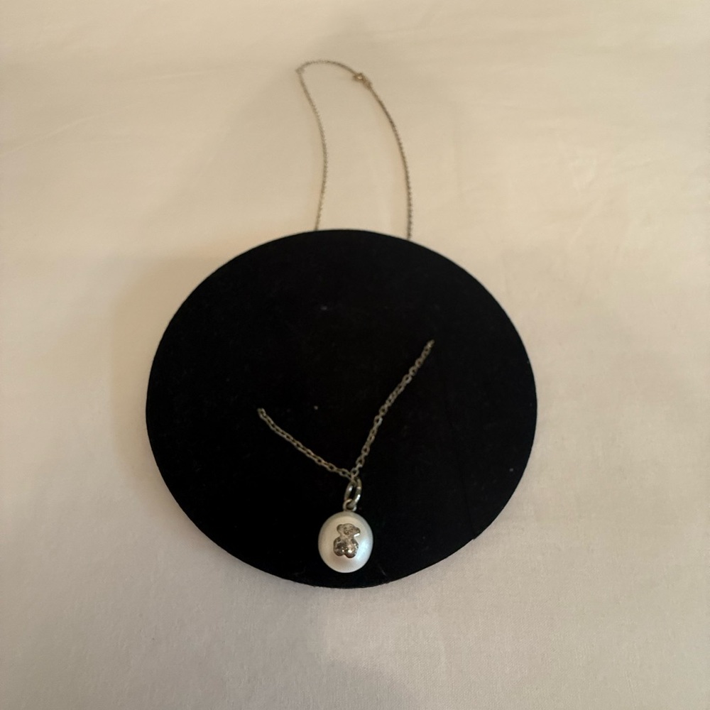 TOUS - Elegant Silver Pendant Necklace